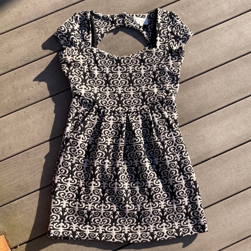 Deletta by Anthropologie black and white dress with pockets, size sp